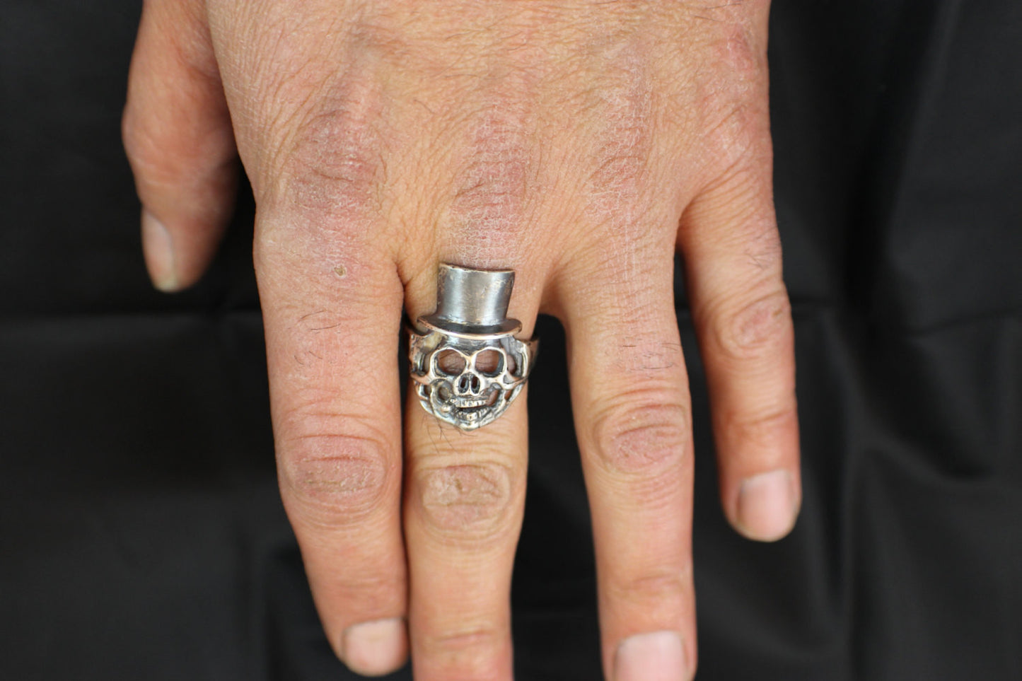 Top Hat & Cigar Skull Ring in STERLING SILVER-UDINC0033