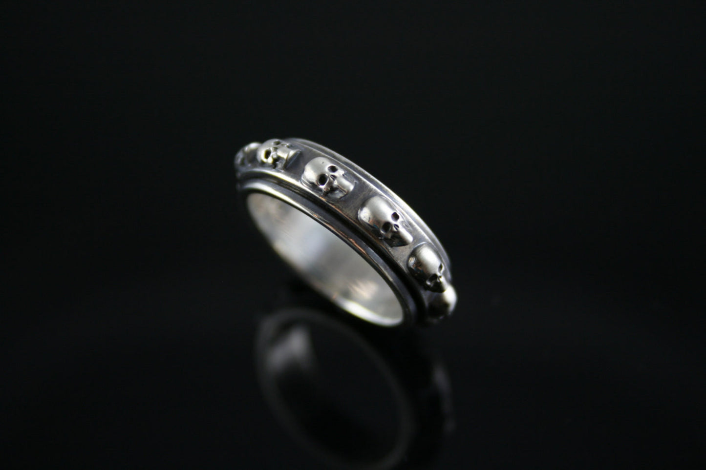 Vintage Skull Spinner Ring in STERLING SILVER-UDINC0315