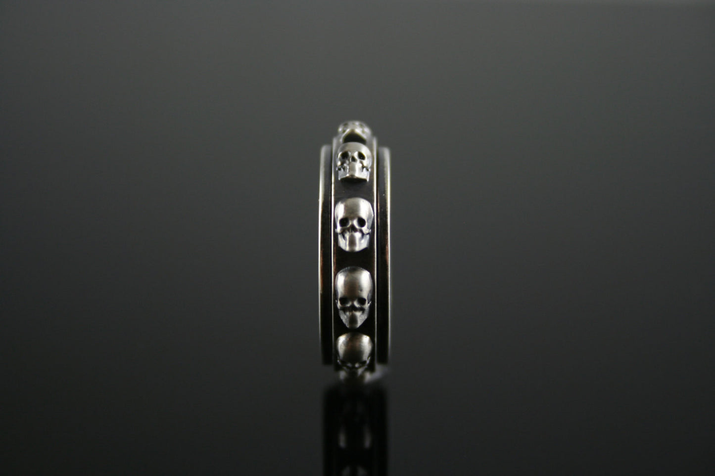 Vintage Skull Spinner Ring in STERLING SILVER-UDINC0315