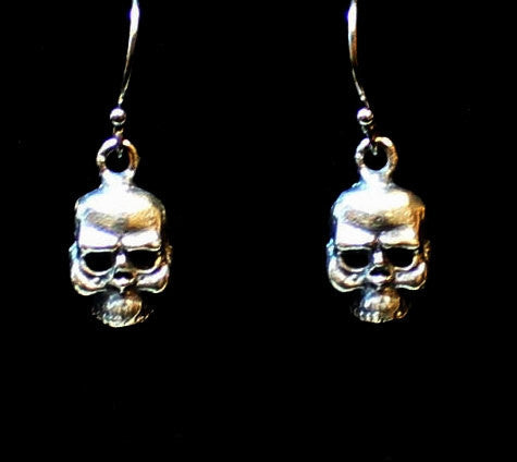 "Petite Knotty Skull- UDINC0126