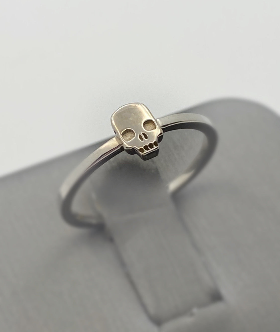 Flush Skull Ring -UDINC0707