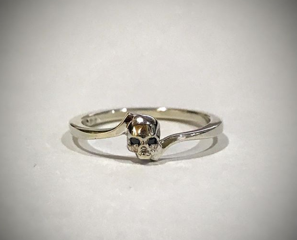 Skull Bypass Ring- UDINC0496