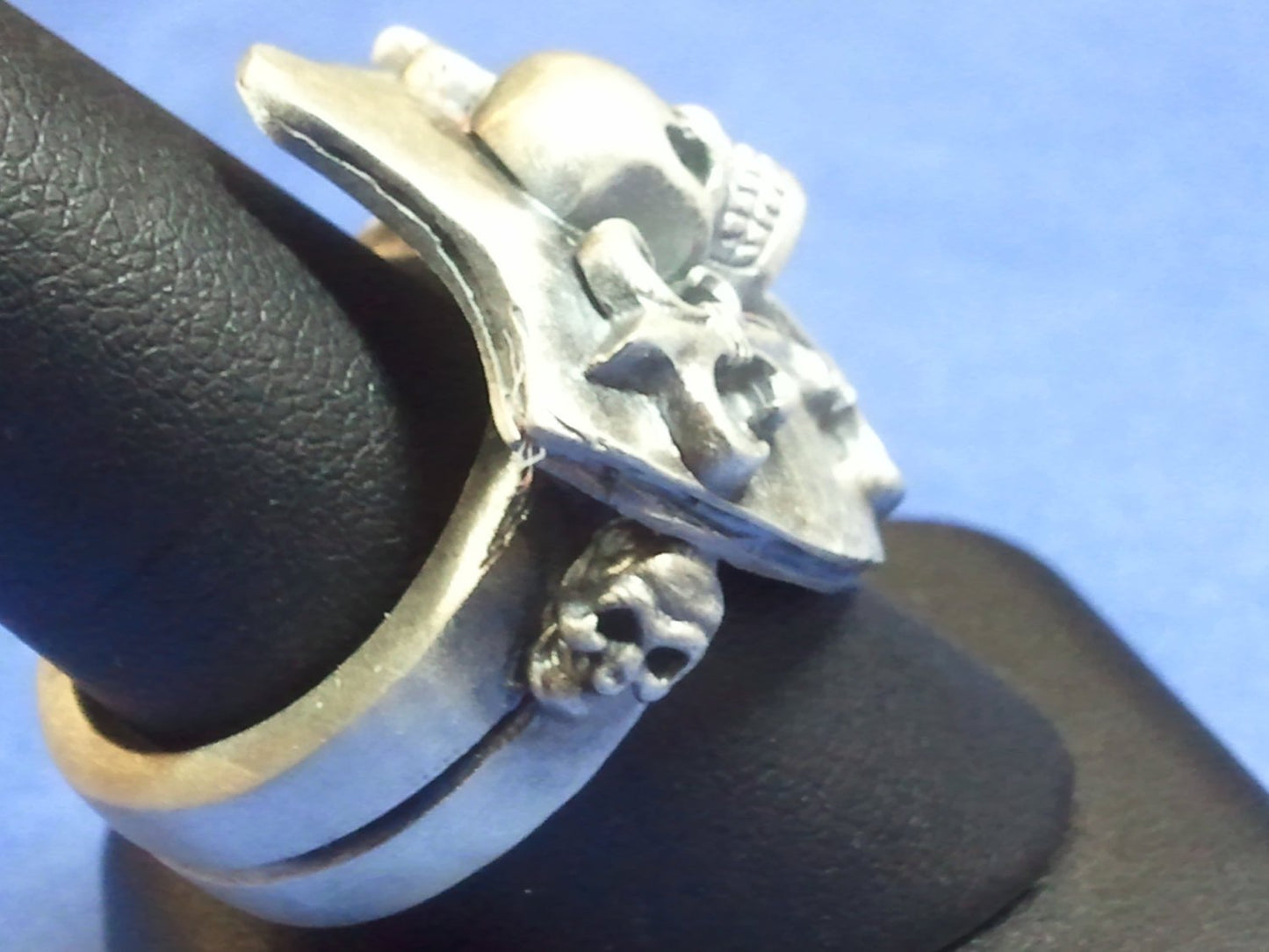 Hammered Crest Shield Skull & Fleur de Lis .925 Sterling Silver Ring.-UDINC0025