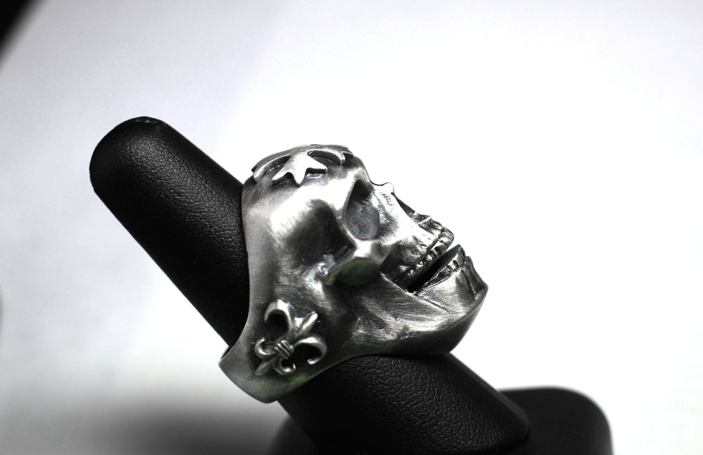 Maltese Cross &Fleur de Lis "Big Daddy" Biker Skull Ring. 925 Sterling Silver-UDINC0005