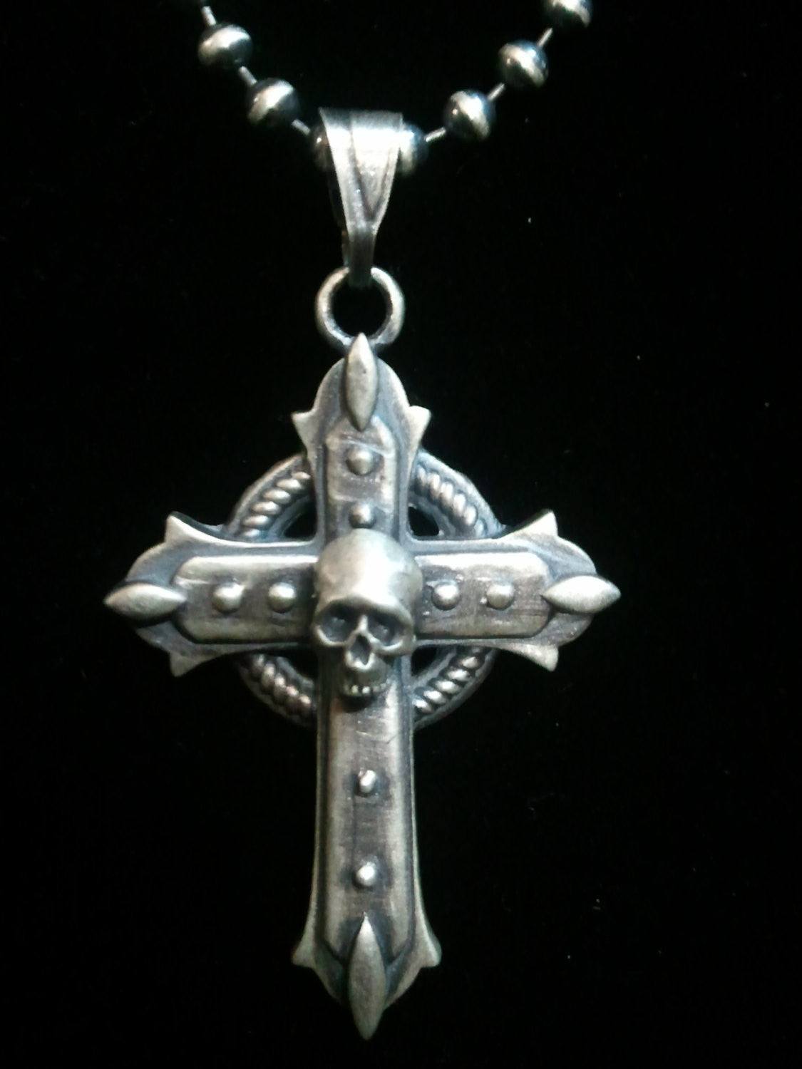 Gothic Cross with Skull-UDINC0103