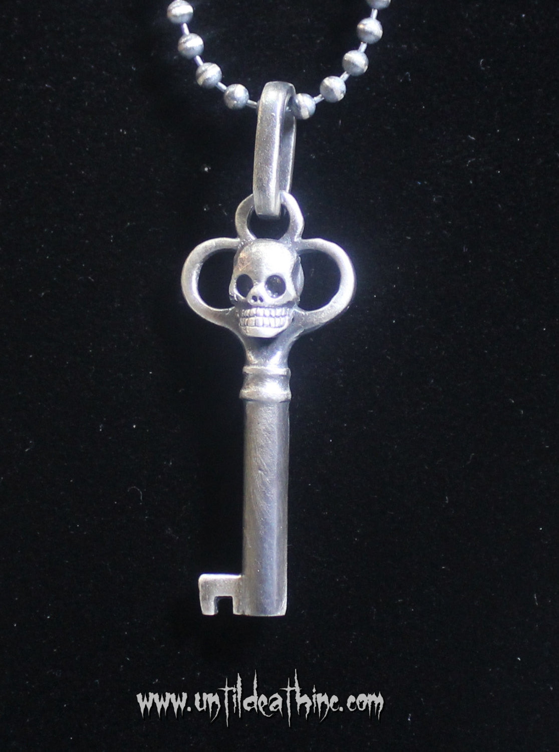 Antique Key with Skull -UDINC0144