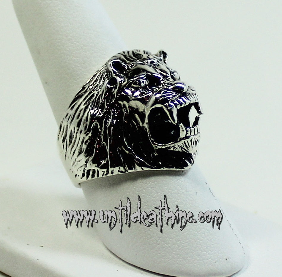 Killer Fanged Lion in STERLING SILVER-UDINC0036