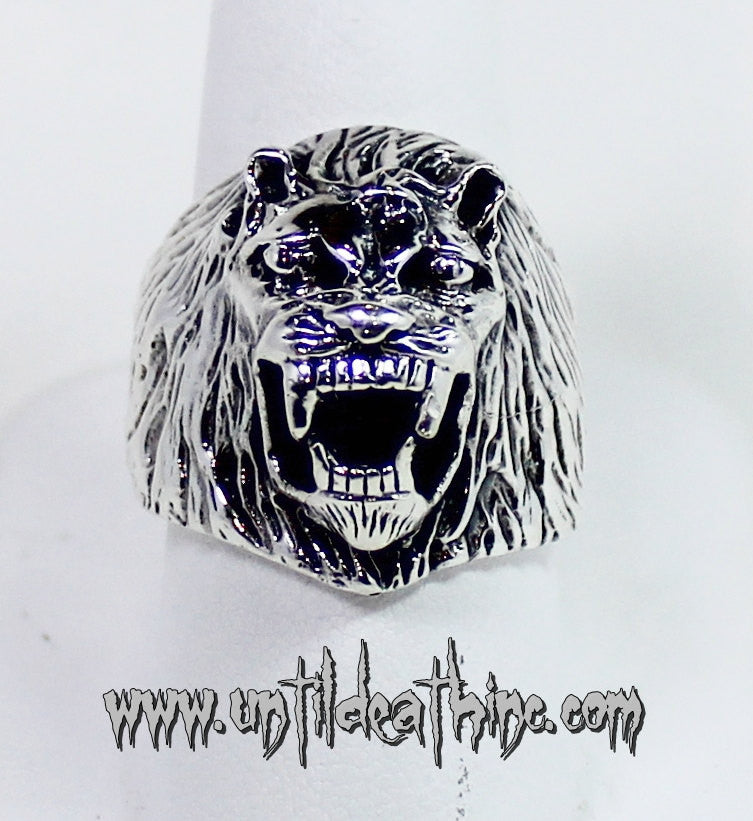 Killer Fanged Lion in STERLING SILVER-UDINC0036