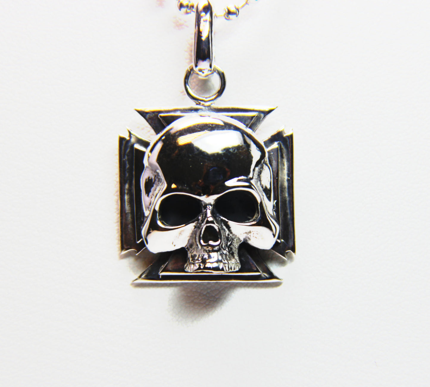 Maltese Cross & Skull-UDINC0102