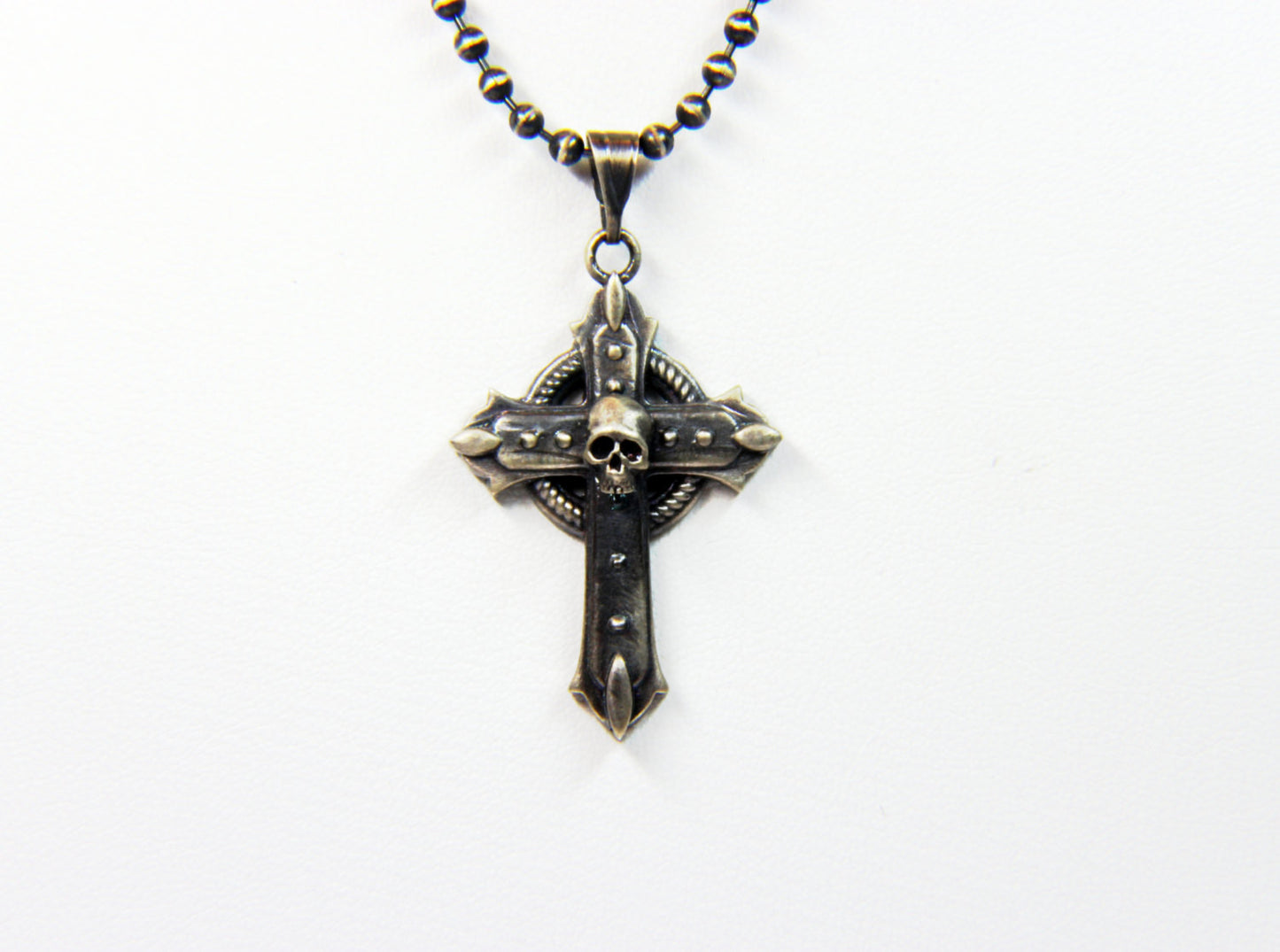Gothic Cross with Skull-UDINC0103